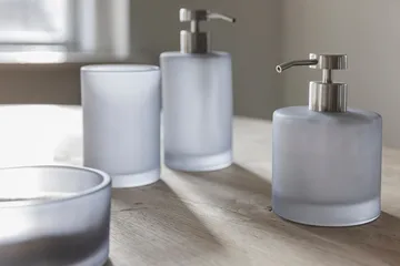 Modest toothbrush holder 10 cm - Dove blue - Mette Ditmer