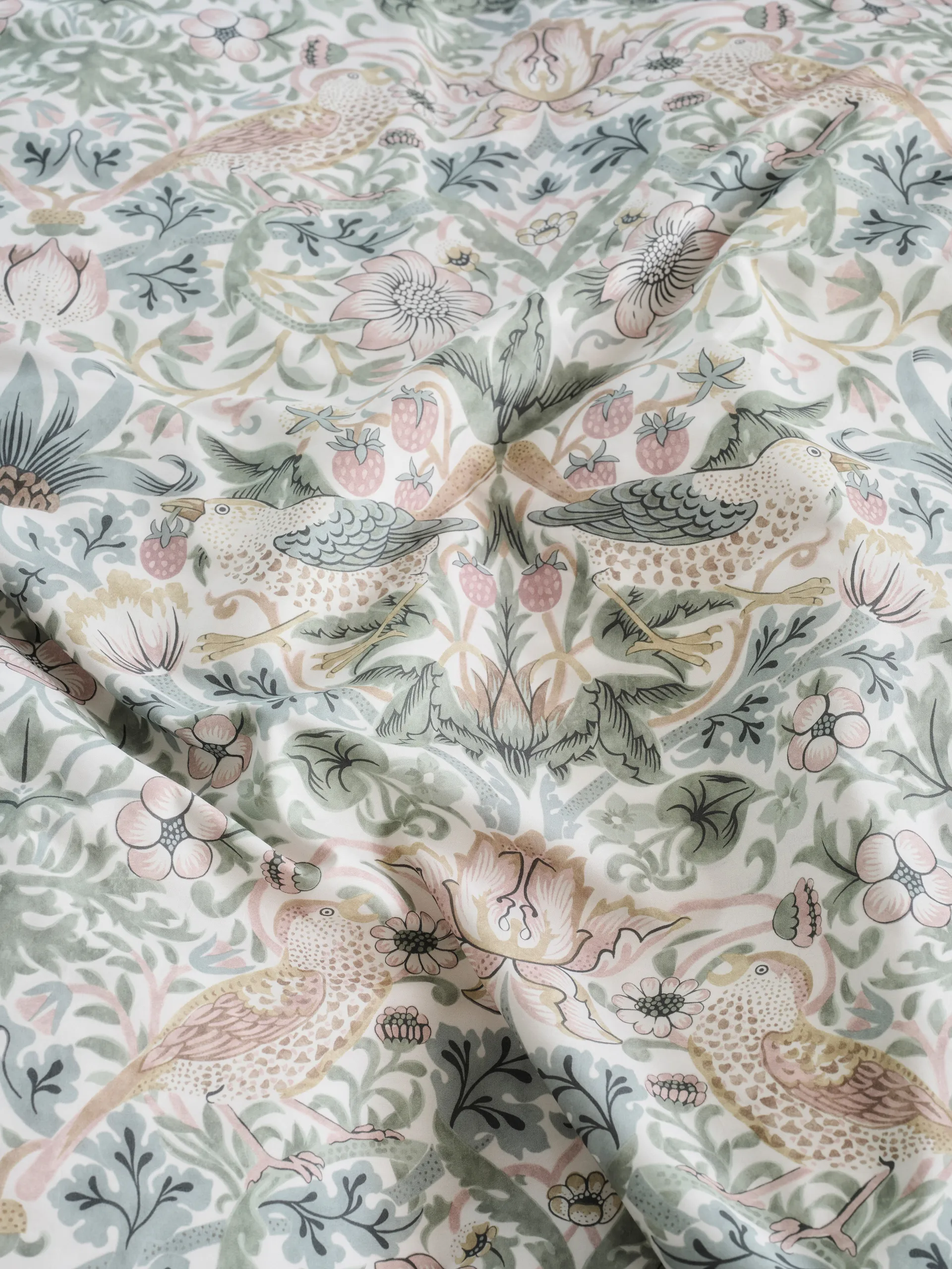 Morris & Co. Strawberry Thief Pillowcase, Green, 50x90 cm Mille Notti