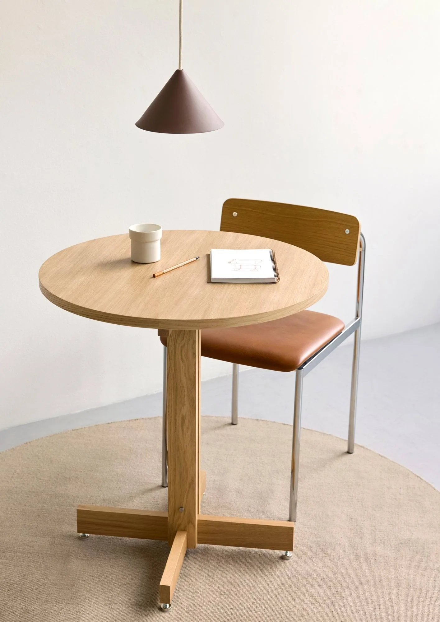 KUMU café table, Oiled oak, Ø65 cm MOEBE
