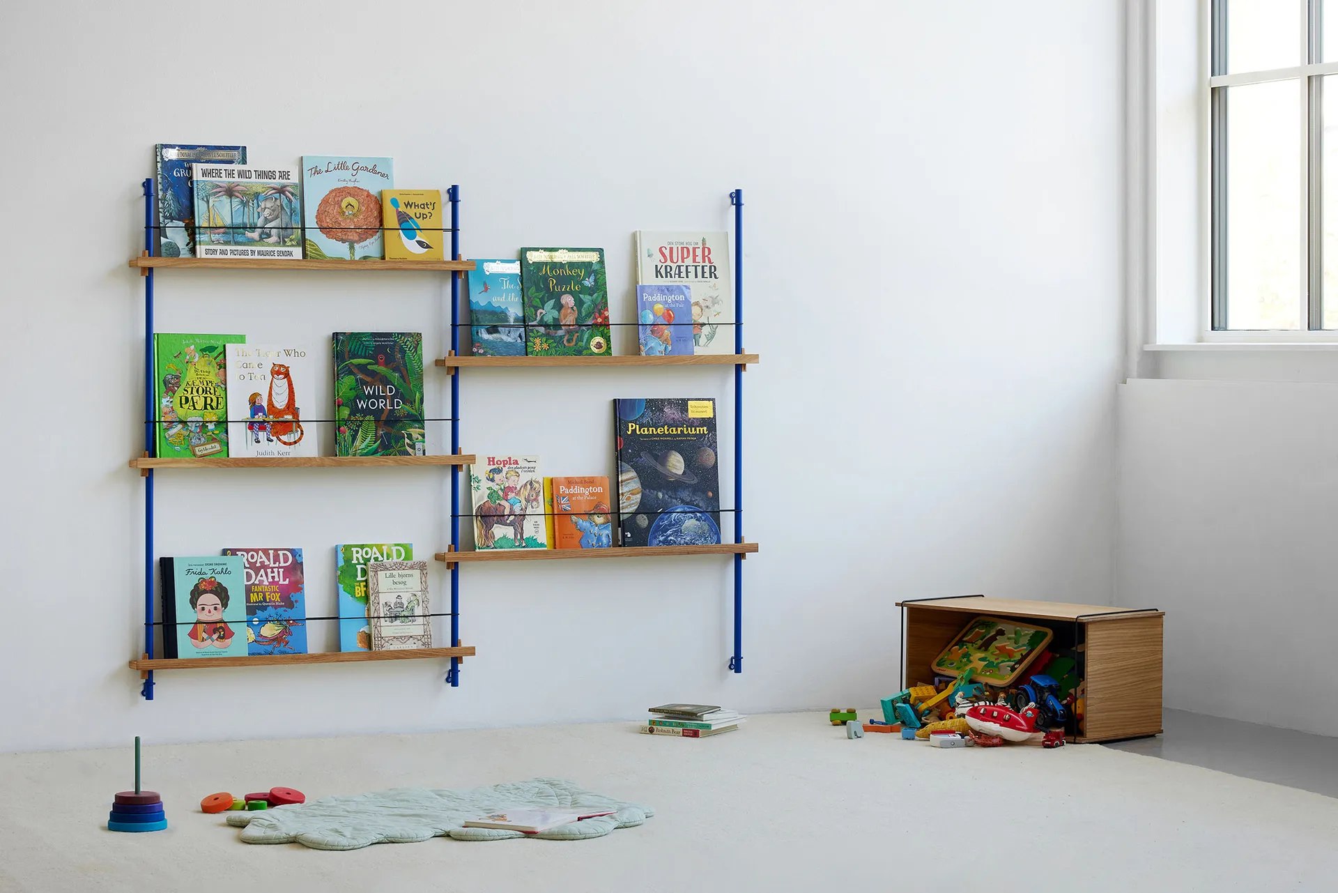 Magazine Shelving magazine rack, Smoked oak-deep blue, 85x180x7 cm, MS.180.1 MOEBE