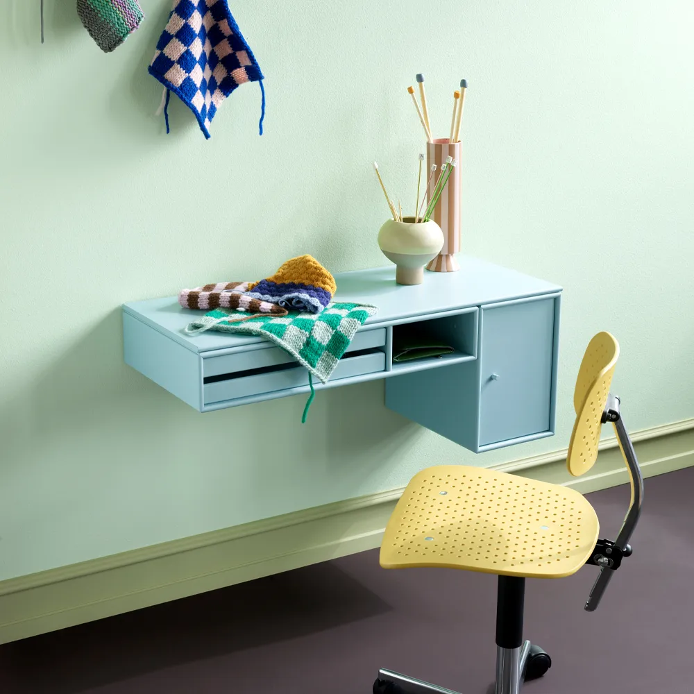 Bureau desk, Iris 164 Montana