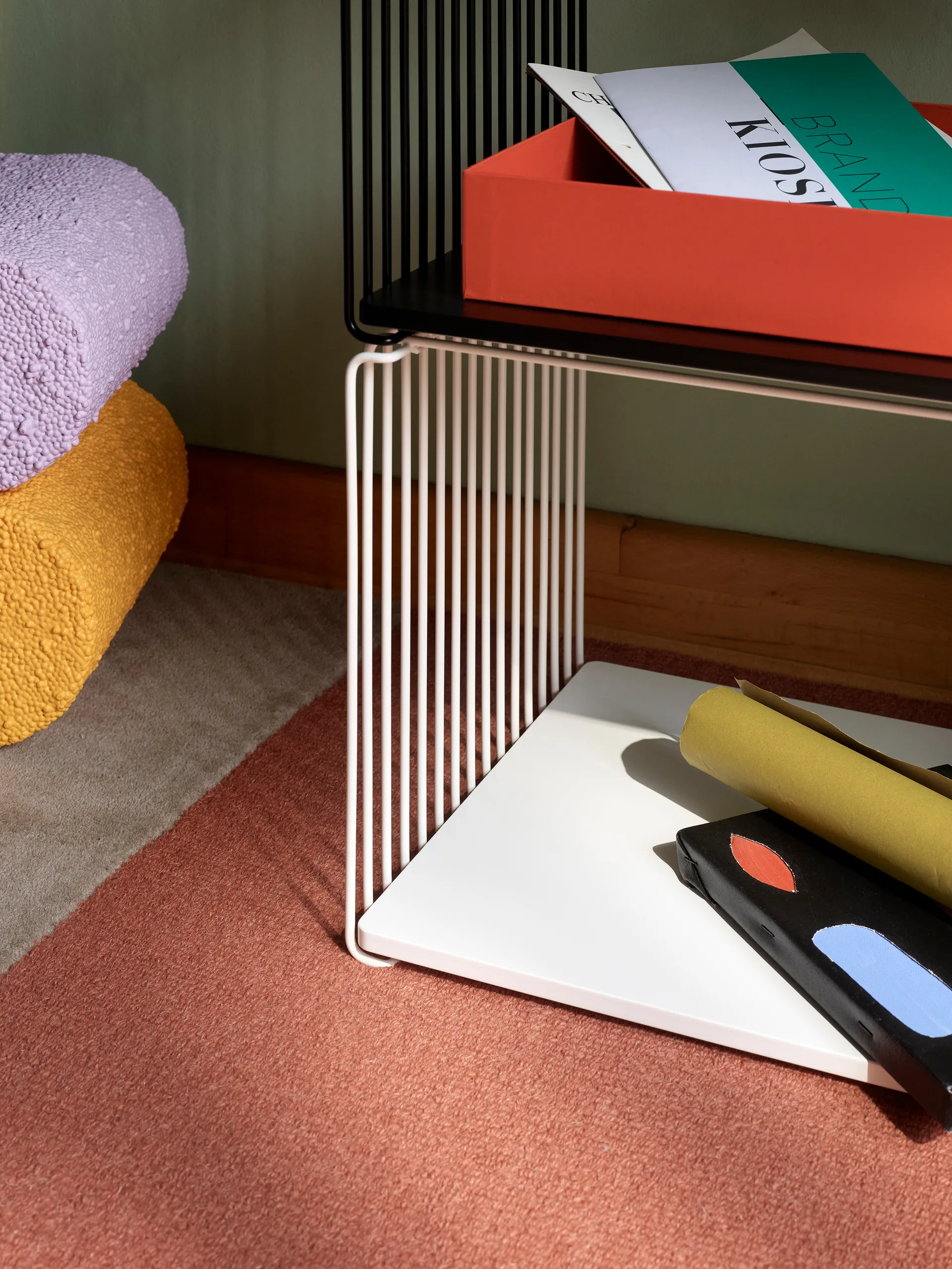 Panton Wire tabletop 34.8x34.8 cm, New white Montana