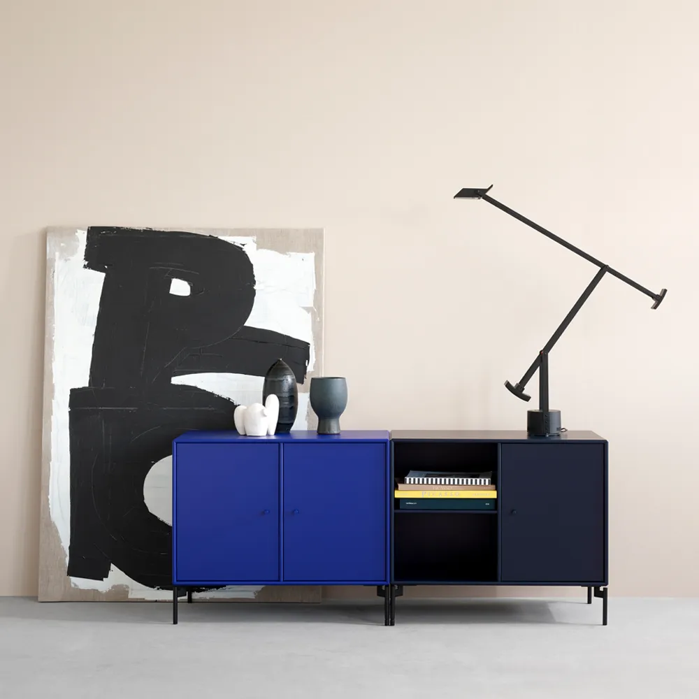 Save side table, Monarch 135, black lacquered leg Montana