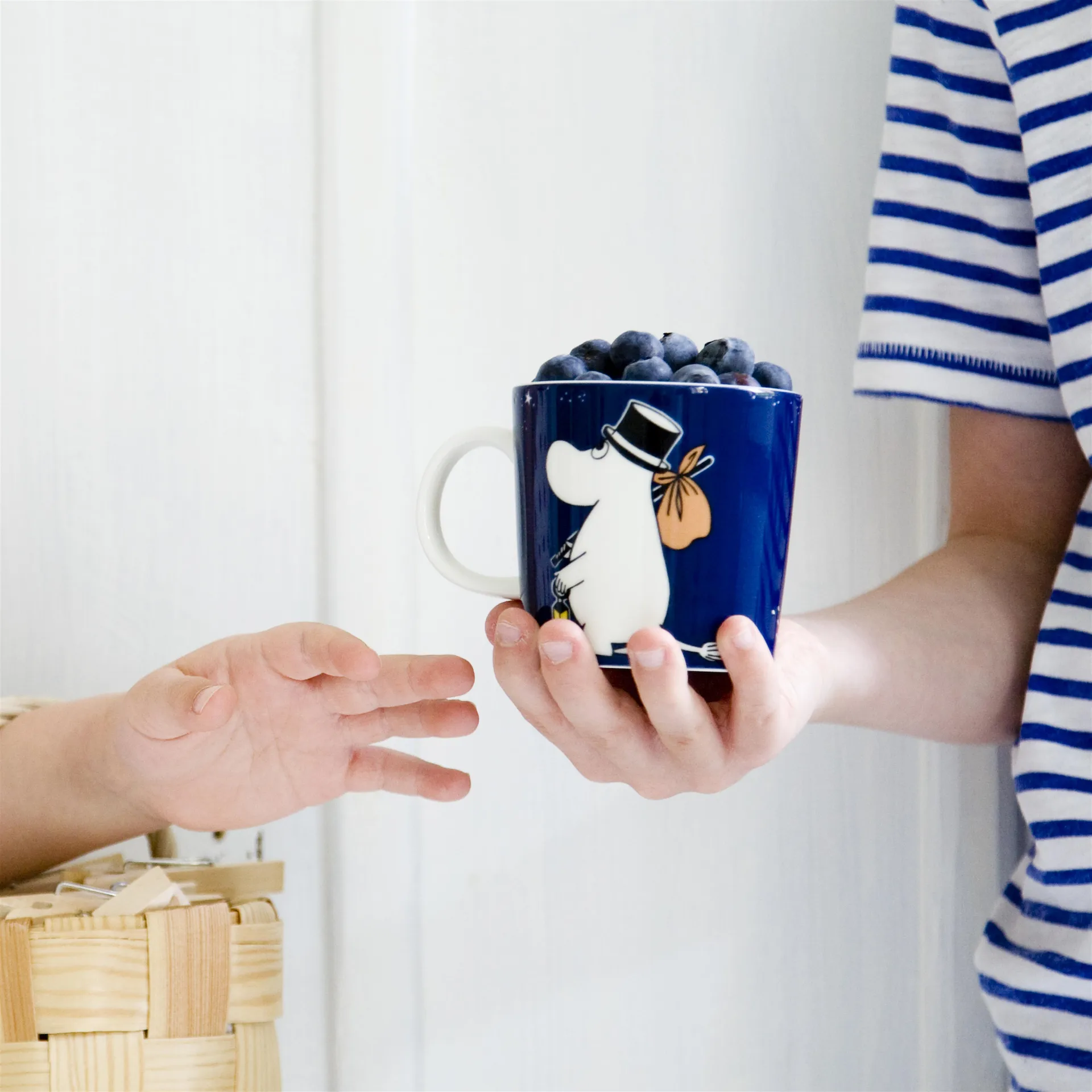 Moominpappa mug 30 cl, dark blue Moomin Arabia