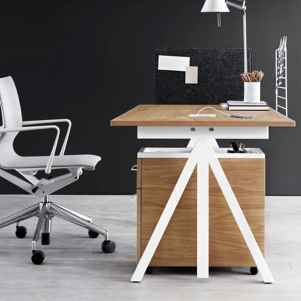 Base dining table, Black. plywood edge. 140x80cm Muuto