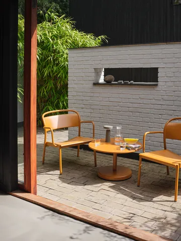 Linear Steel lounge armchair - Burnt orange - Muuto
