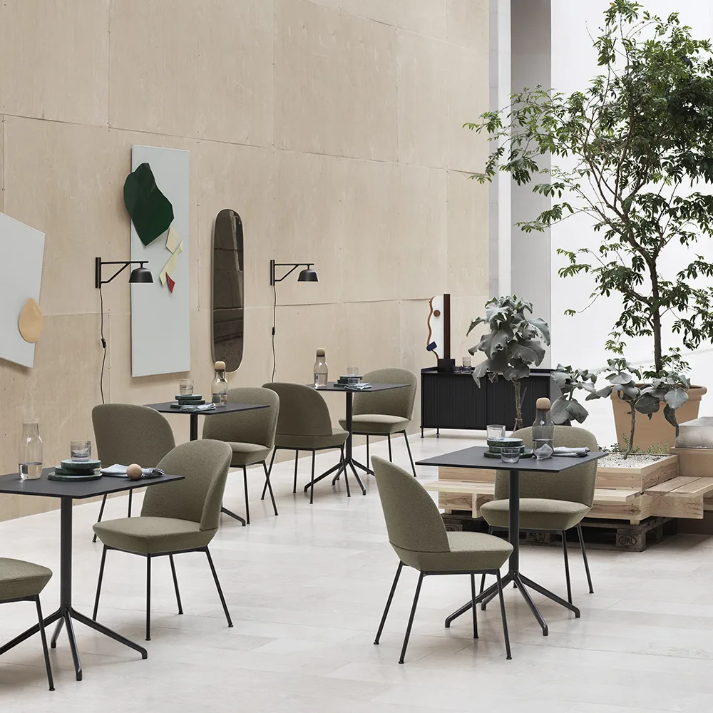 Oslo side chair fabric upholstered, Ocean 52-Anthracite black Muuto