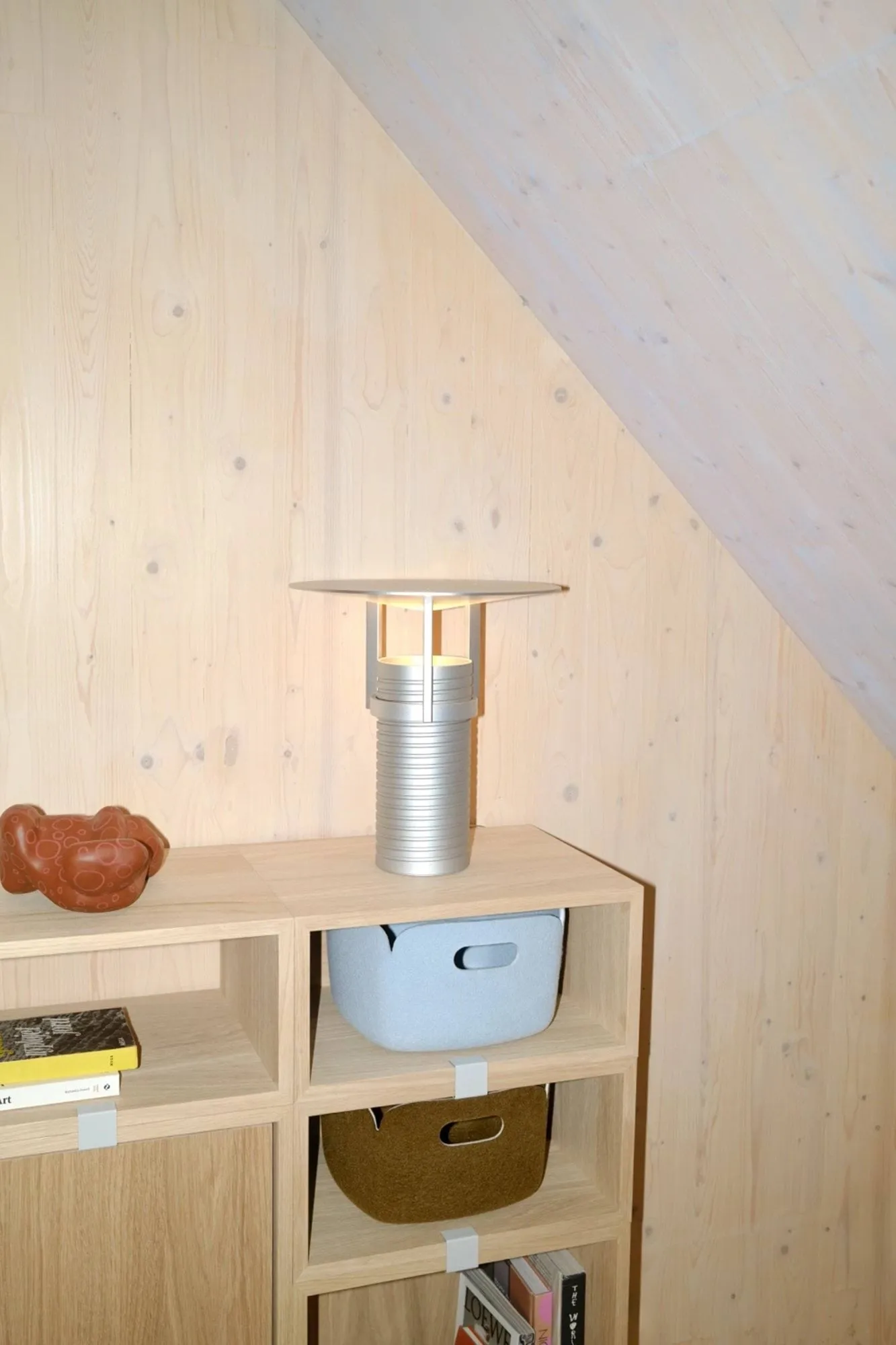 Stacked 2.0 shelving with back plate, medium, oak Muuto
