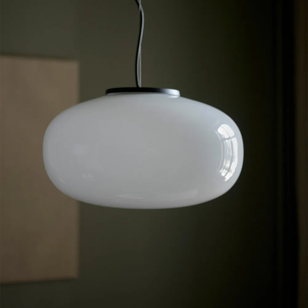 Karl-Johan Small pendant lamp Ø23 cm, Opal white New Works