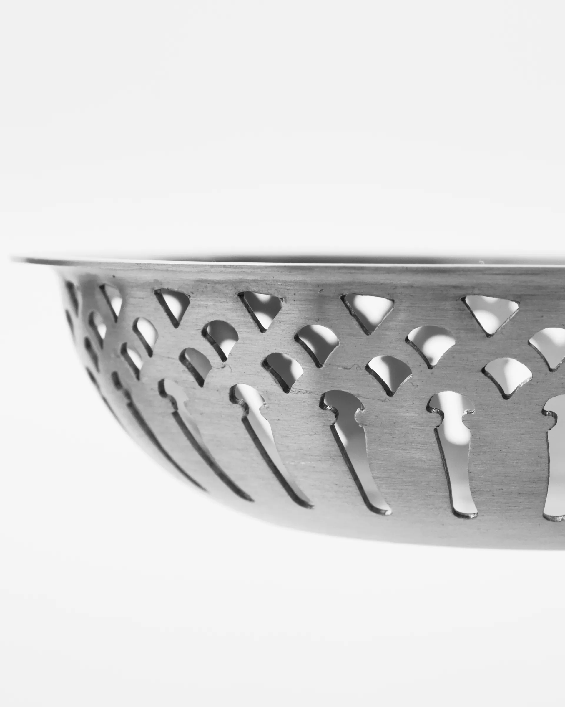 Nicolas Vahé bread basket 2 pieces, Aluminium antique silver finish Nicolas Vahé