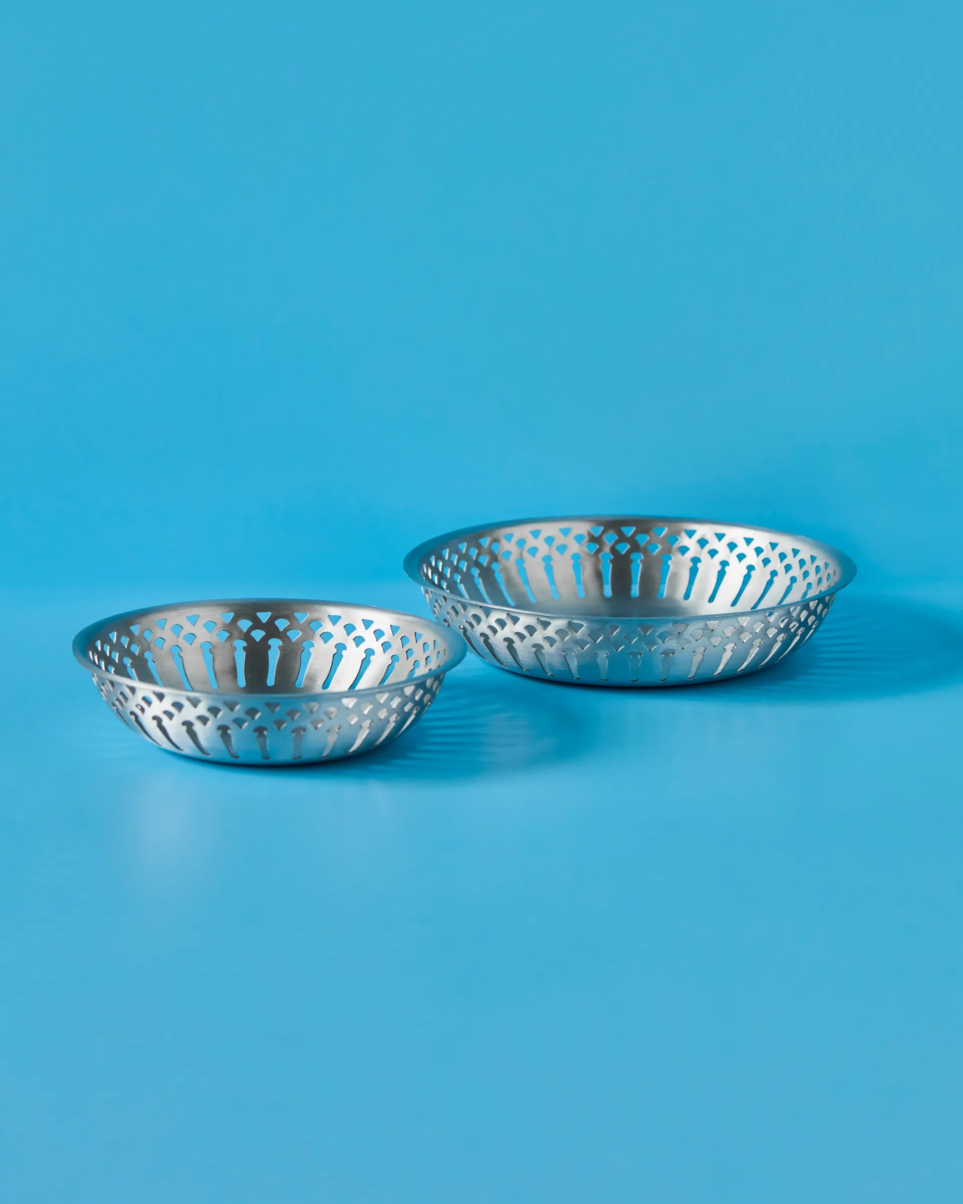 Nicolas Vahé bread basket 2 pieces, Aluminium antique silver finish Nicolas Vahé