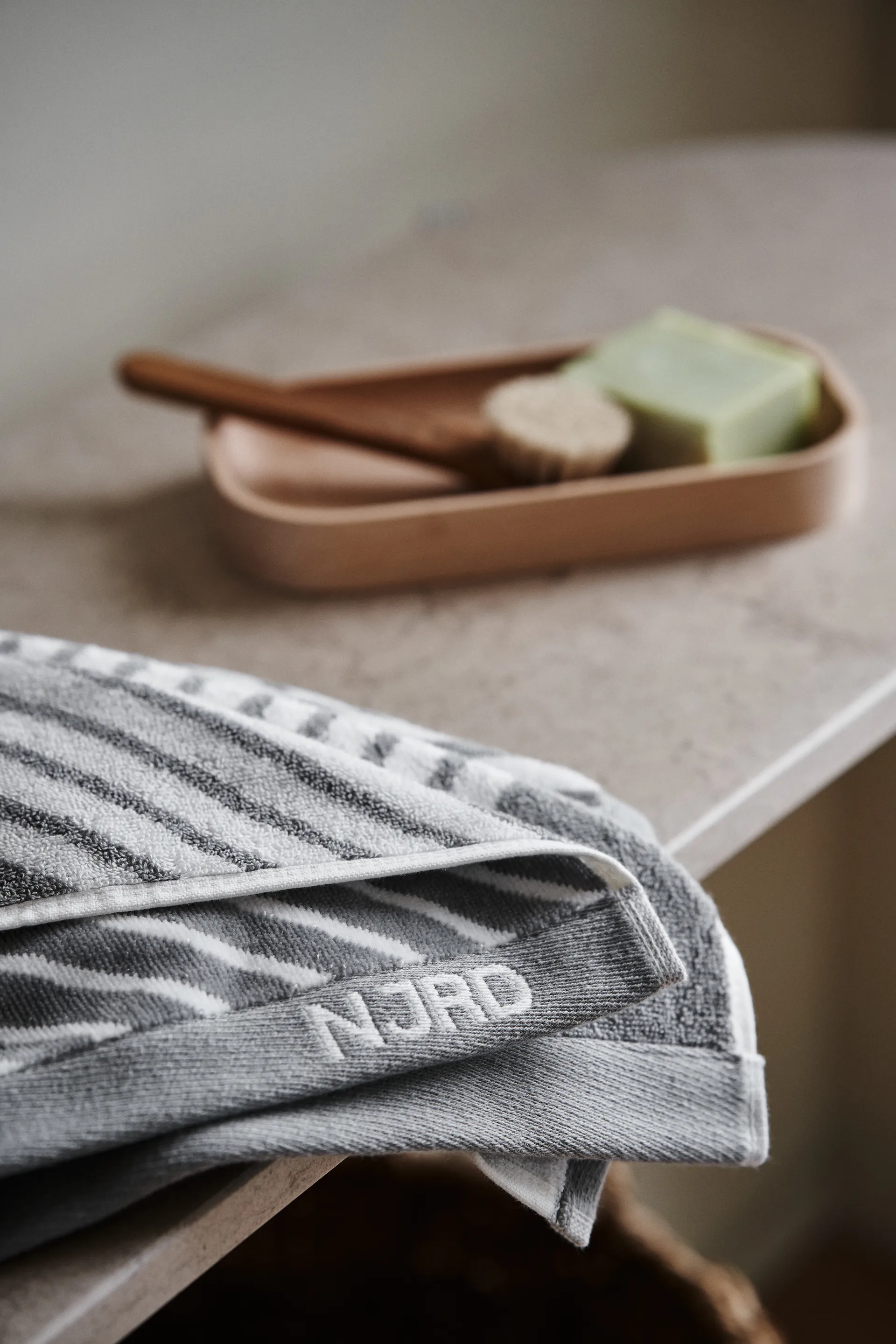 Stripes towel 50x70 cm, grey NJRD