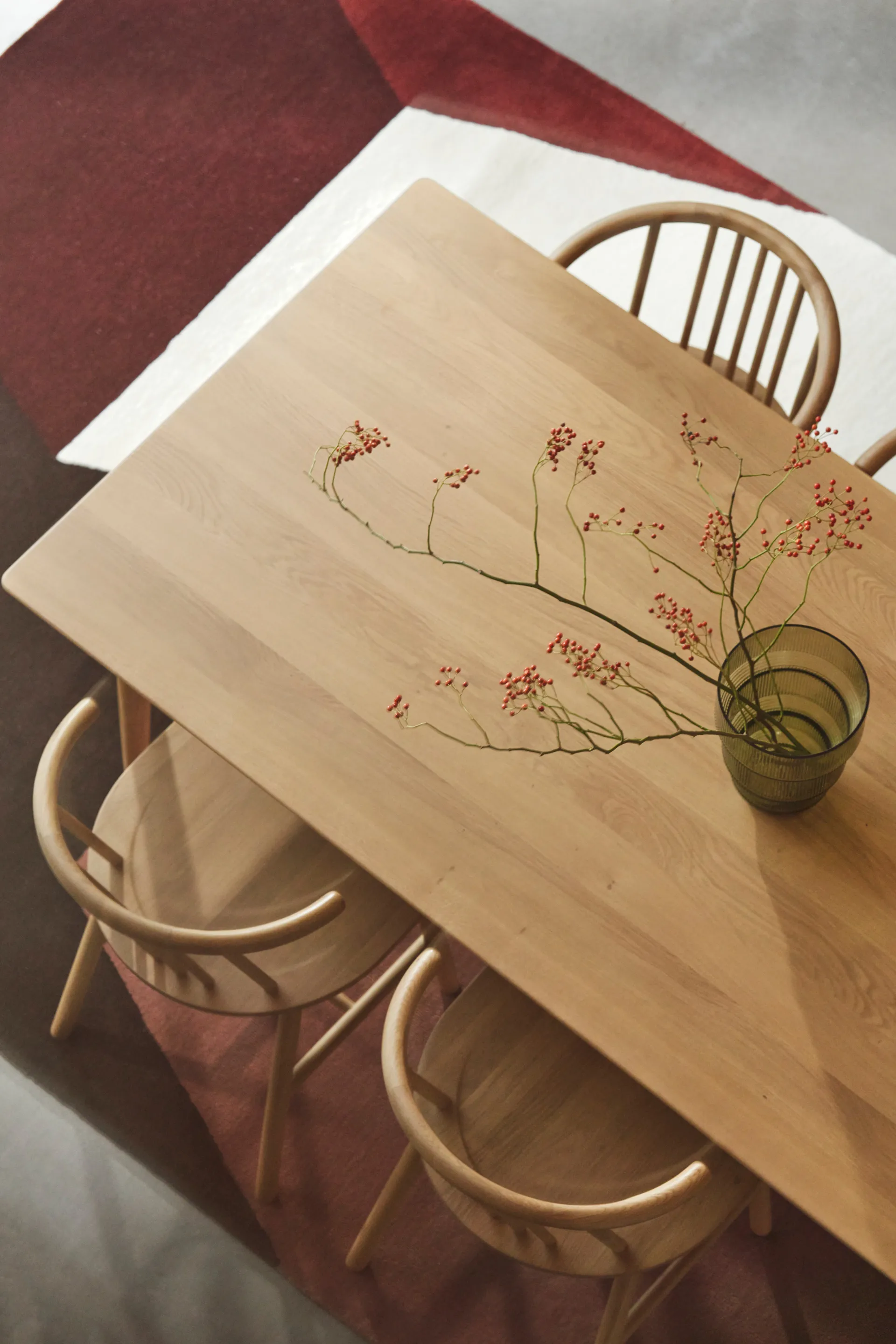VIOR dining table 200 cm + chair 6‑pack – Lacquered oak‑natural NJRD
