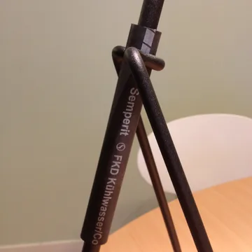 Lean floor lamp - Black - Örsjö Belysning