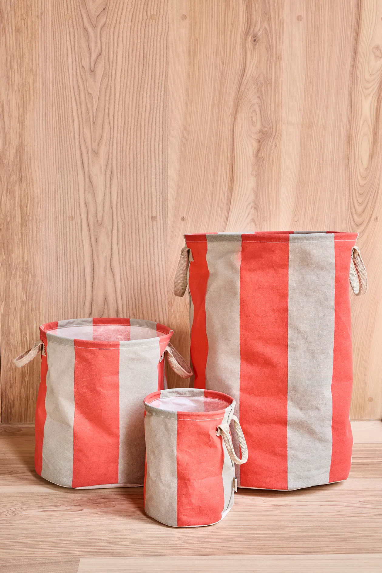 Kara storage basket large Ø38x54 cm, Cherry Red OYOY
