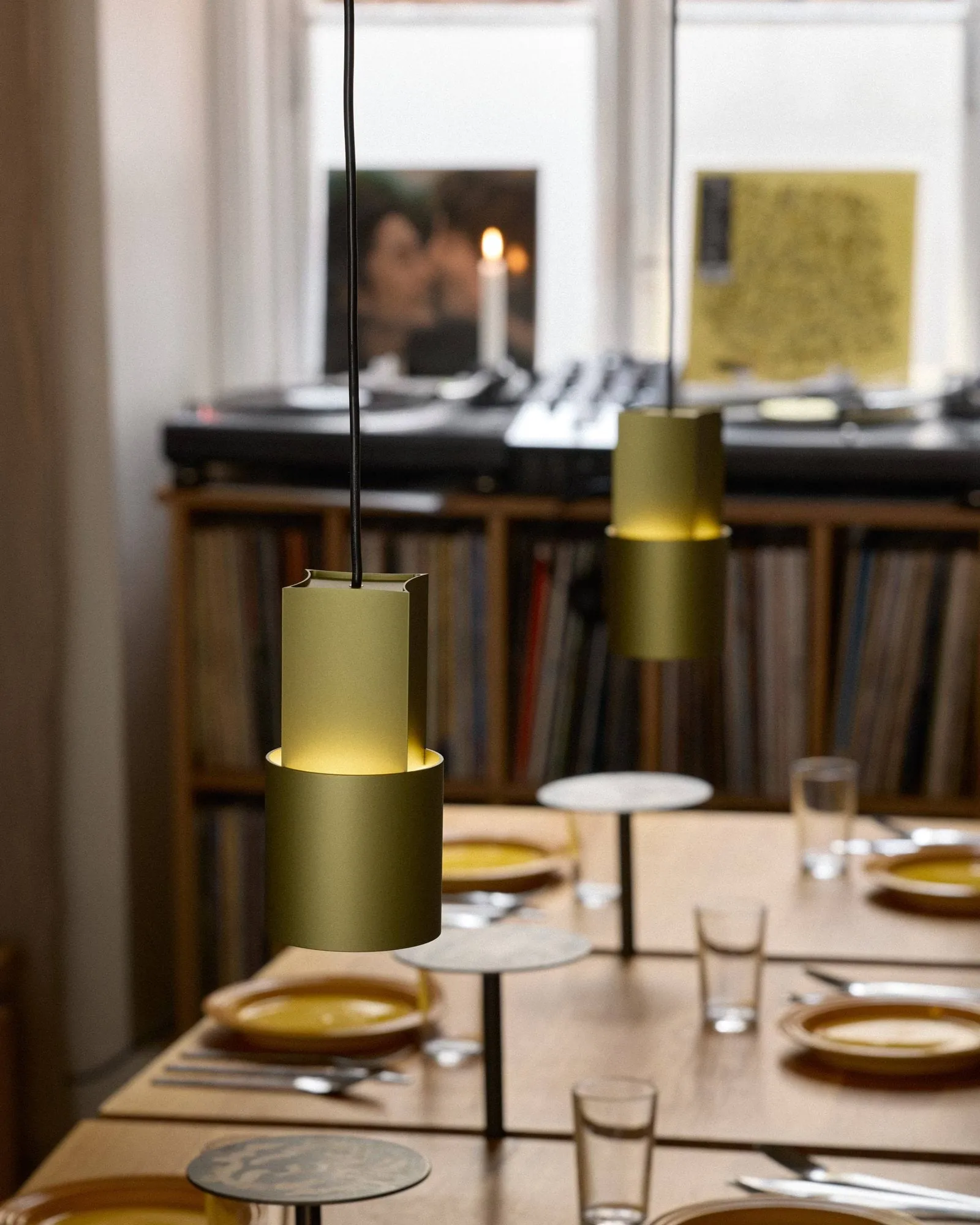 Concave 10 pendant lamp, Stem (green) Pholc