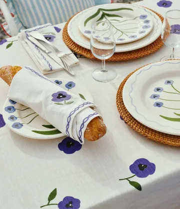 Madelen Möllard Pansy tablecloth - Blue 250x150 cm - Pick a Poppy