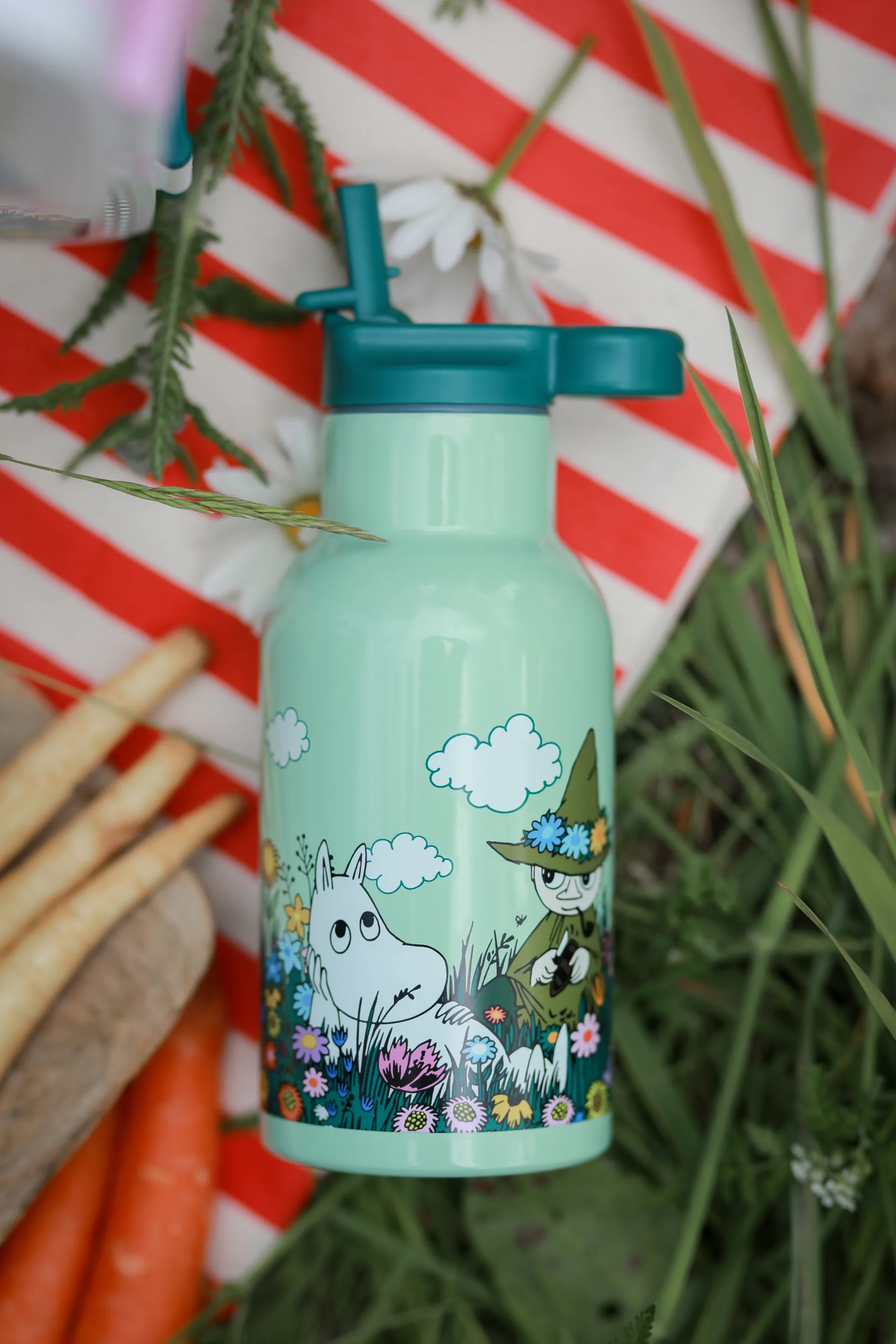 Moomin Meadow water bottle 34 cl, Green Rätt Start