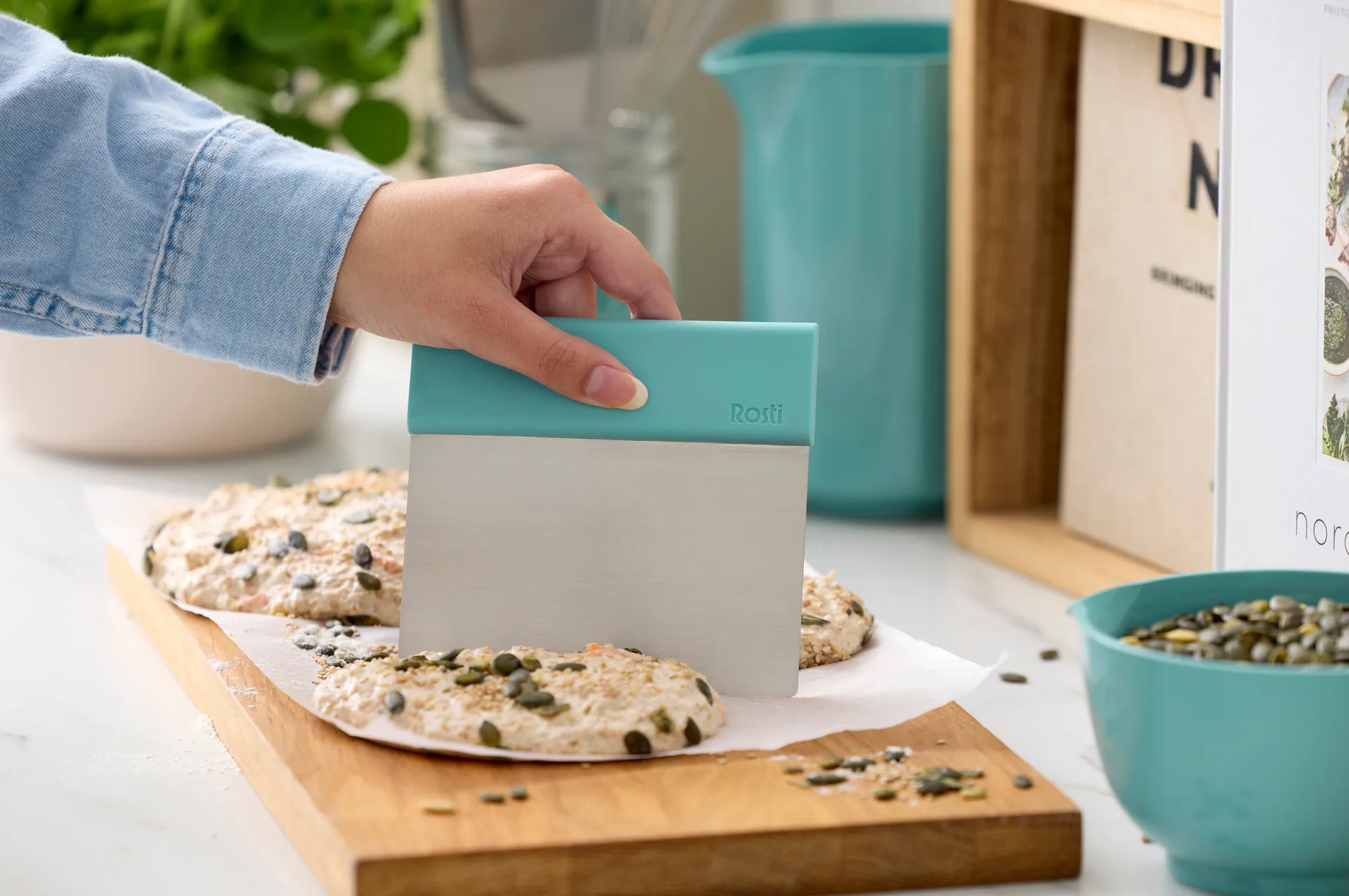 Emma dough cutter steel, Nordic green Rosti