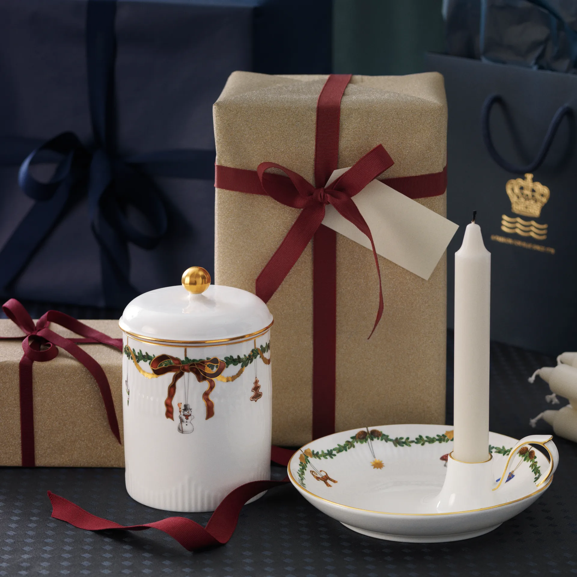 Star Fluted Christmas anniversary jar with lid, white Royal Copenhagen