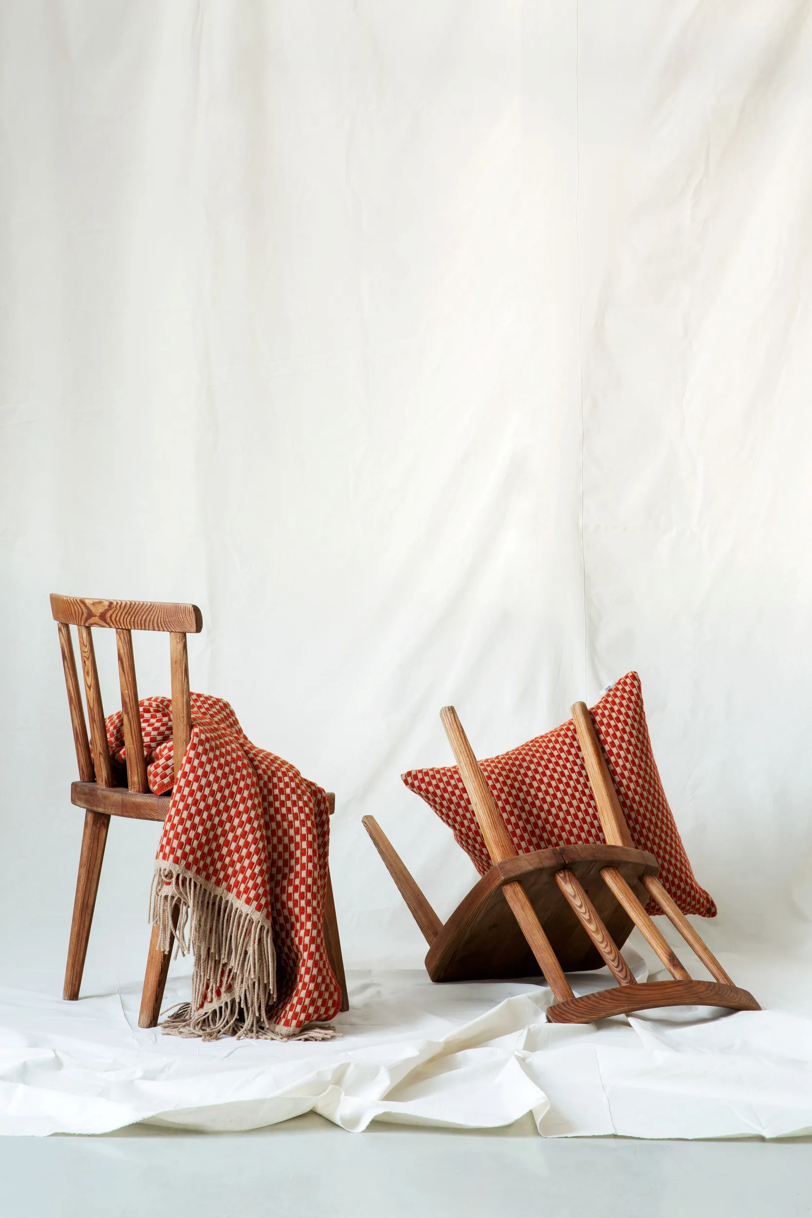 Isak throw 150x210 cm, Red sumac Røros Tweed