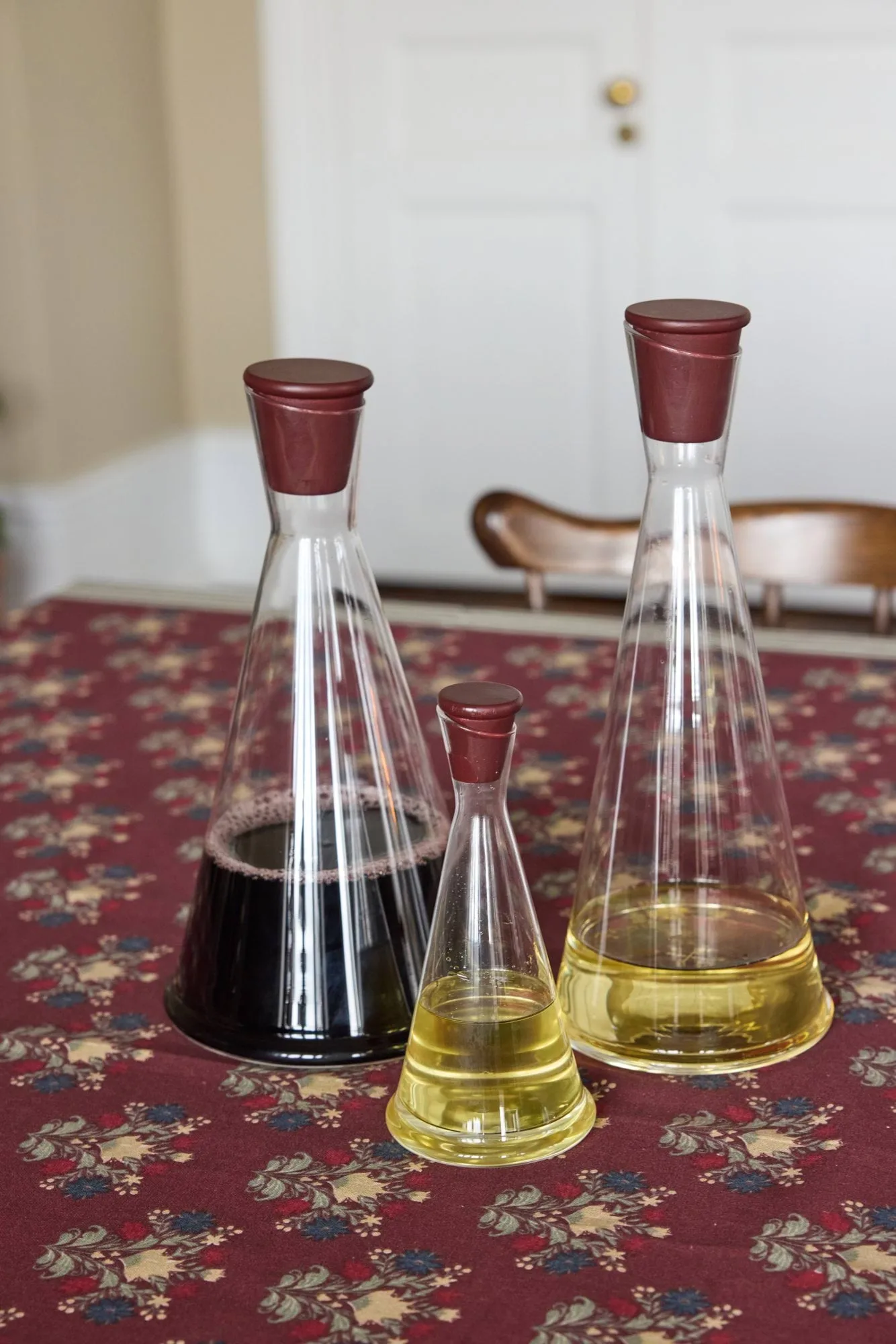 Gurken wine carafe, Clear-dark red, 1.6 l Sagaform