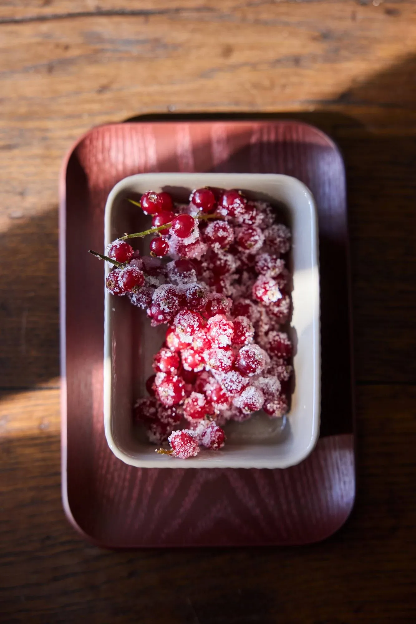 Hanna plate, Wine red Sagaform