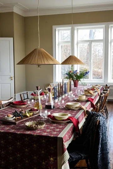 Linnea tablecloth - Mixed wine red, 150x280 cm - Sagaform