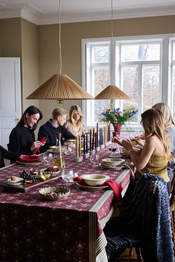 Linnea tablecloth - Mixed wine red, 150x280 cm - Sagaform