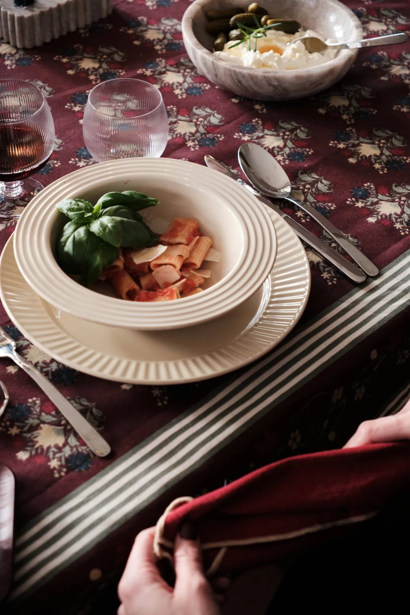Linnea tablecloth, Mixed wine red, 150x280 cm Sagaform