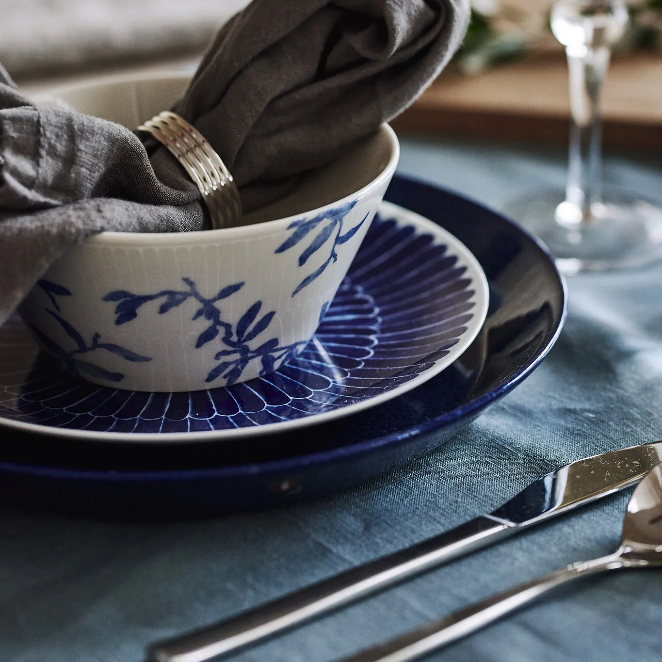 Clean linen table cloth 145x350 cm , Smokey Blue Scandi Living