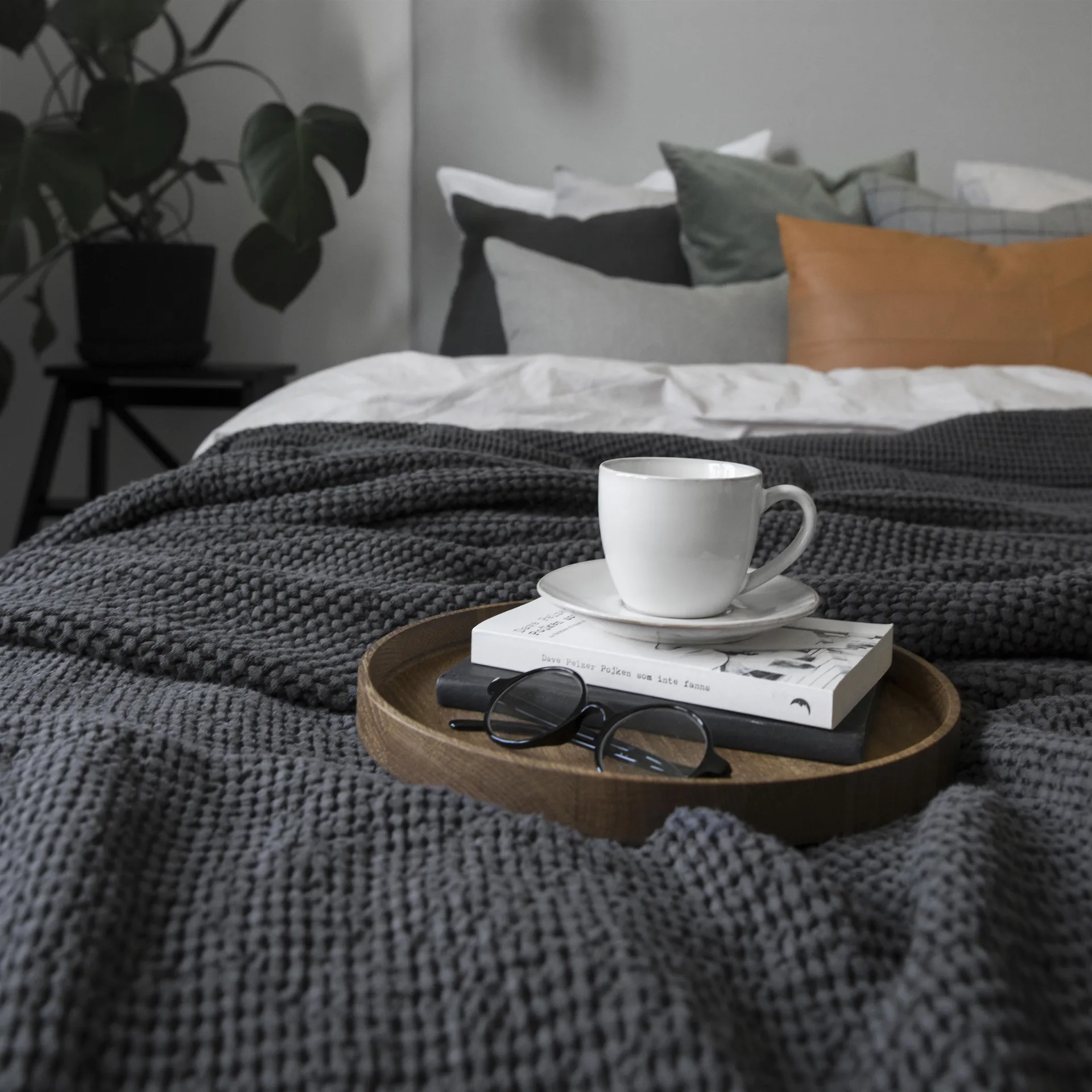 Moss bed spread 260x260 cm, charcoal (grey) Scandi Living