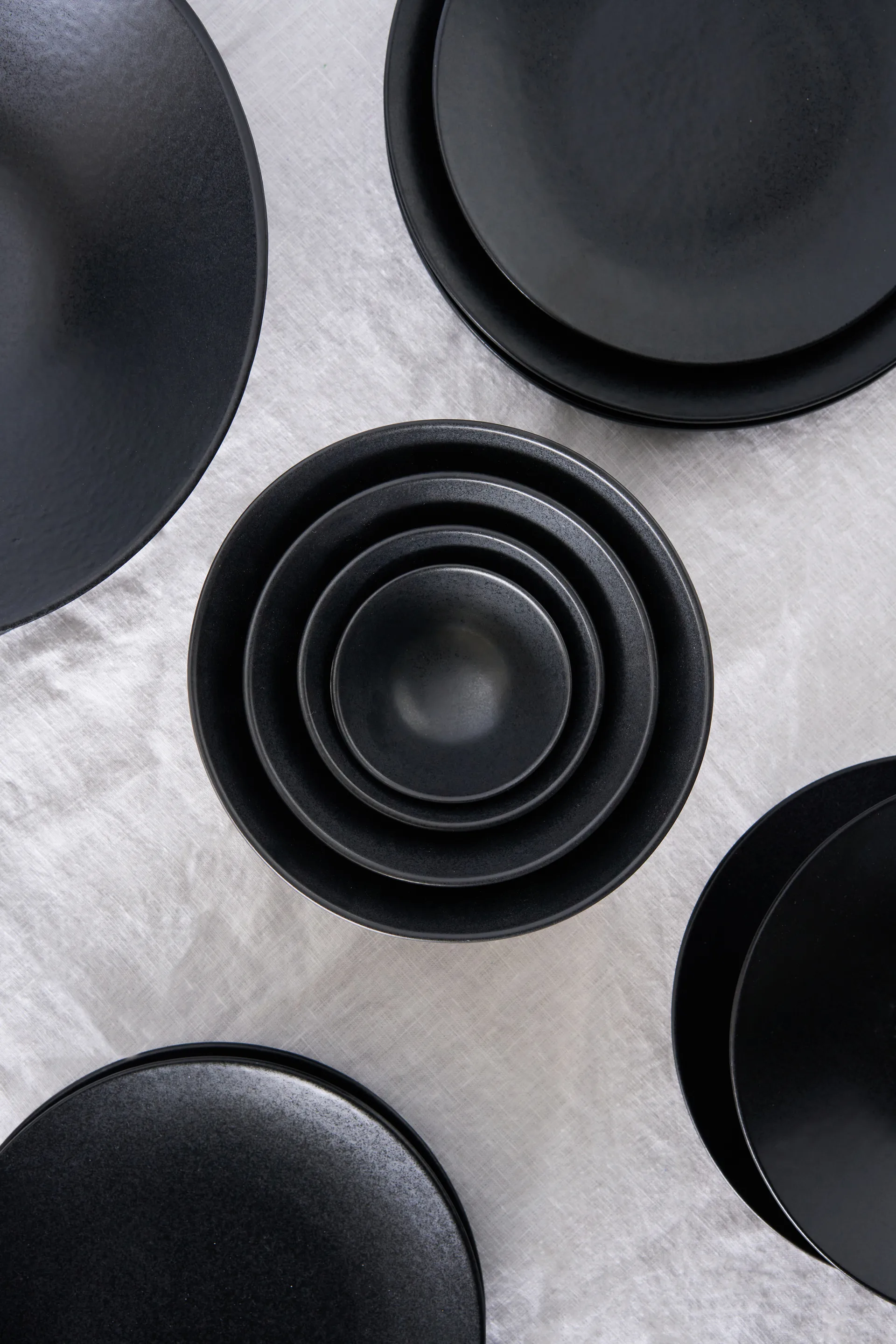 Terra pasta plate, Black stoneware, Ø22,5 cm Scandi Living