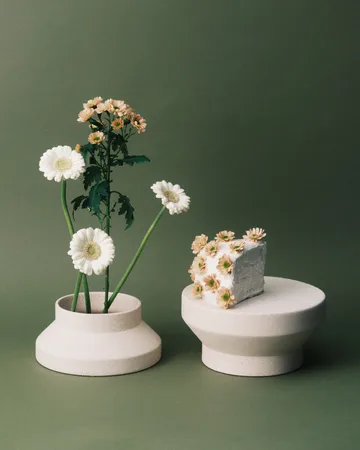 Mira vase/cake stand S - Beige - Serax