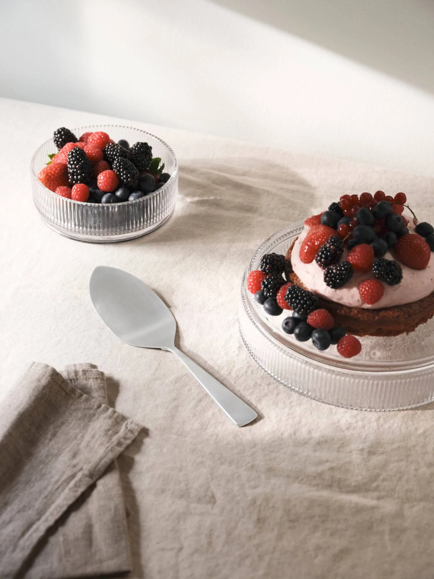 Pilastro serving bowl Ø23 cm, Clear Stelton