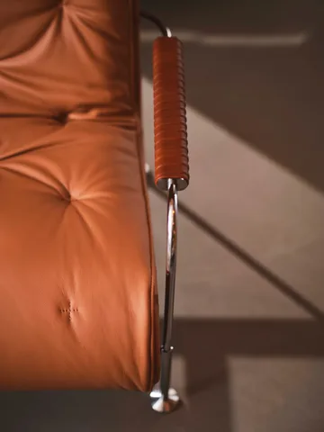 Serpentine armchair - Leather Elmo Soft Light Brown-chrome-tärnsjö Cognac - Swedese