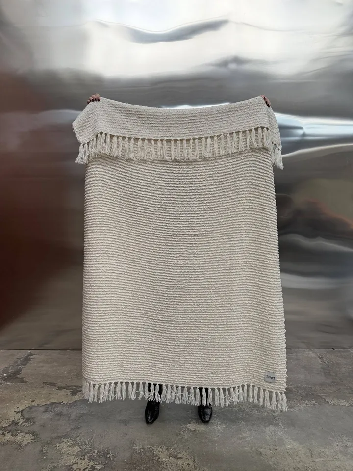 Janzen bouclé throw - Solid off-white-natural, 130x170 cm - Tinted