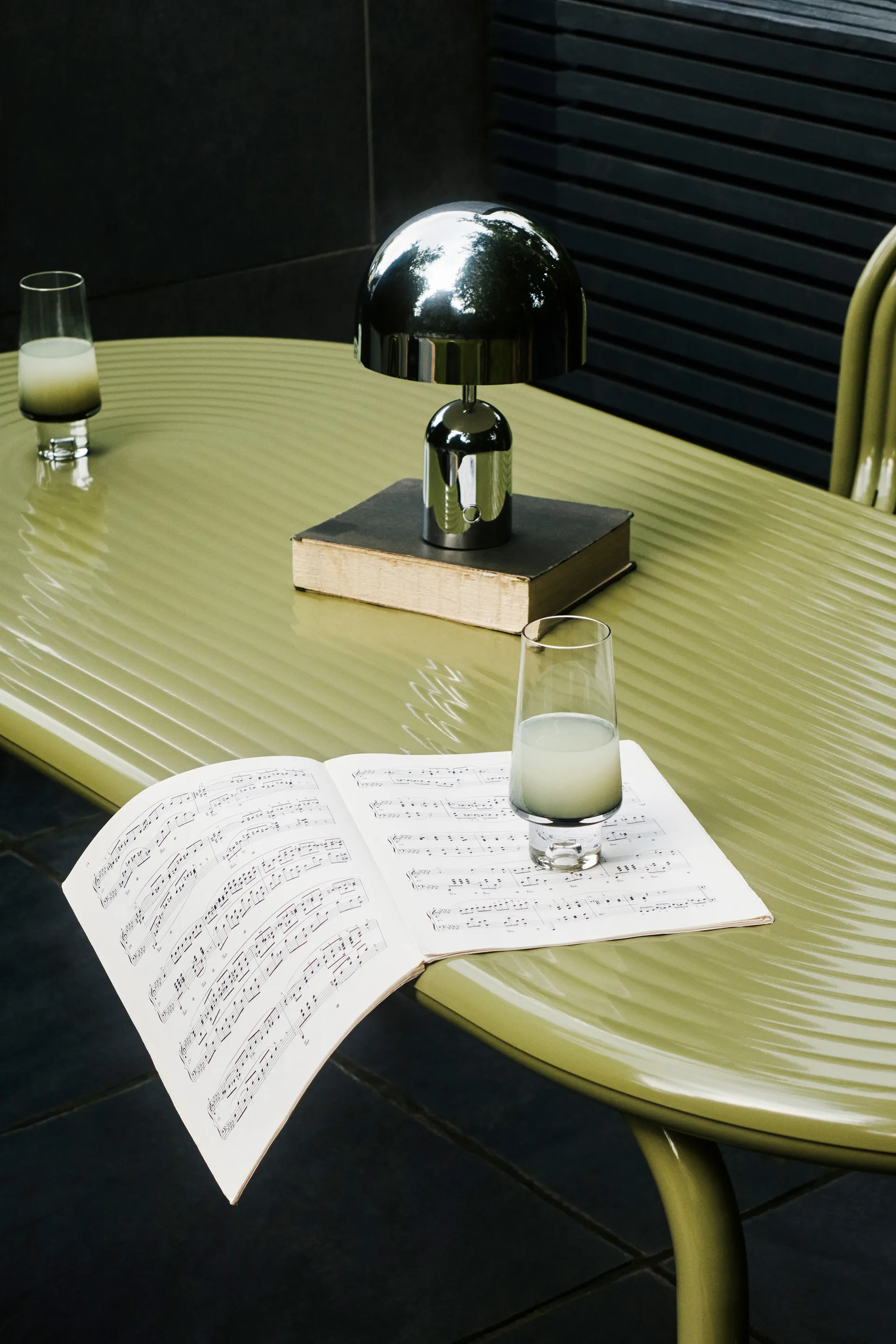 Groove Obround dining table - Moss, 86x186 cm Tom Dixon