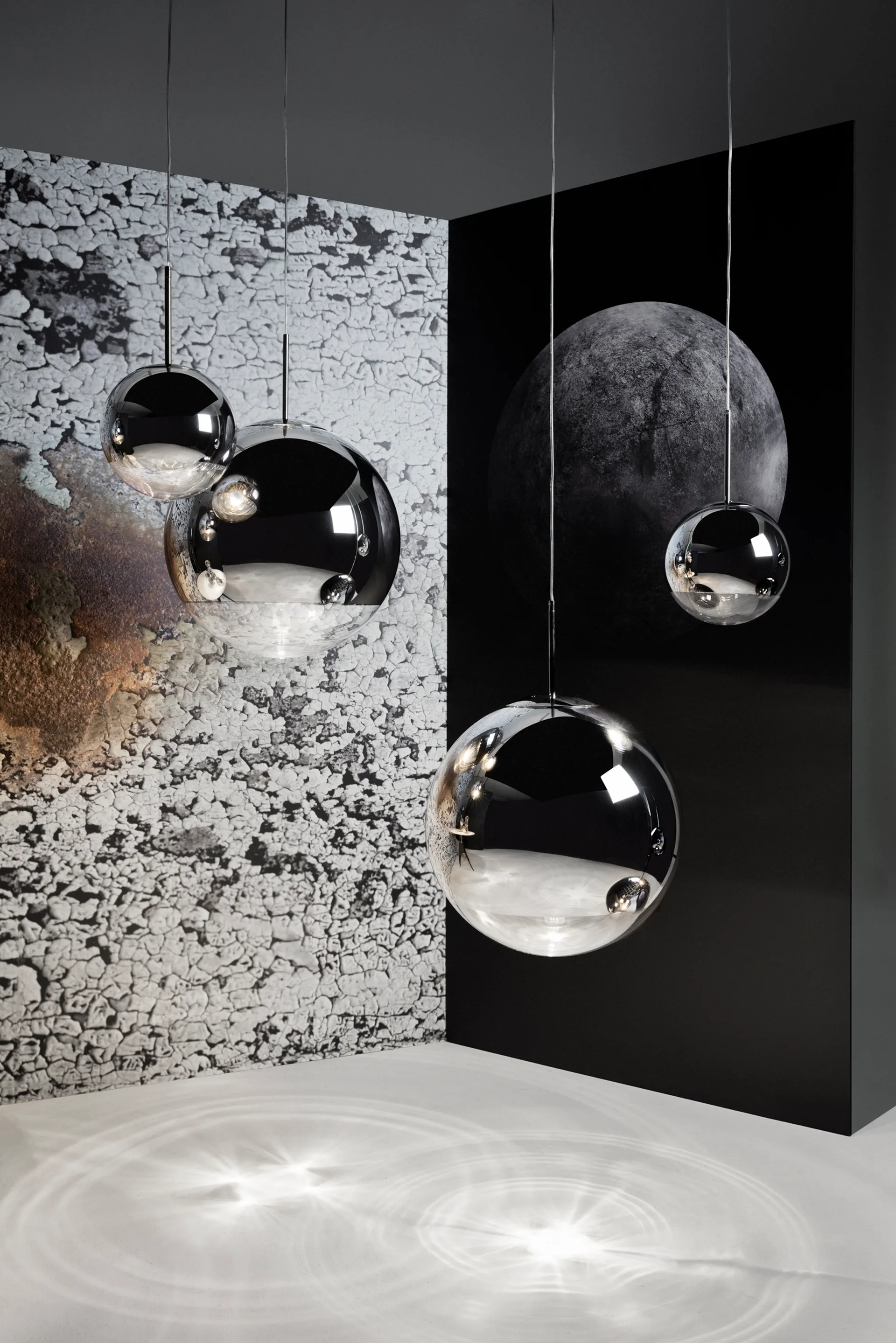 Mirror Ball pendant lamp LED Ø25 cm, Chrome Tom Dixon