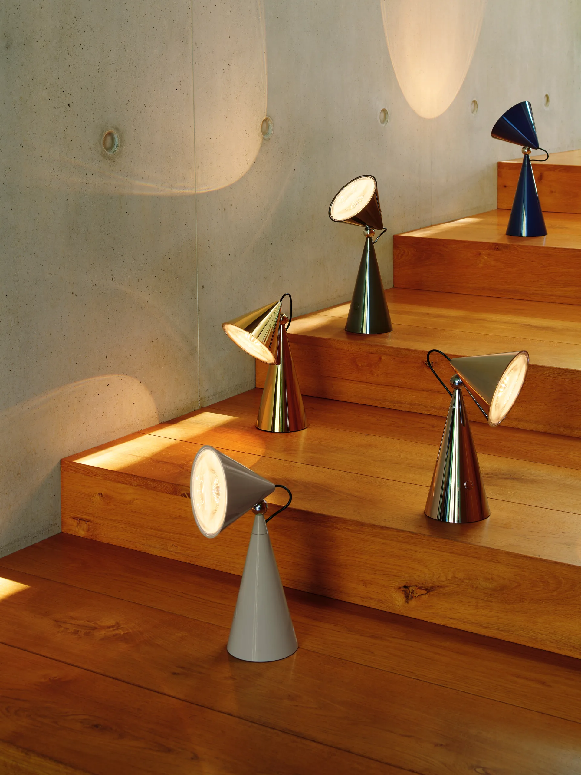 Pose Portable LED table lamp, Kelp Tom Dixon
