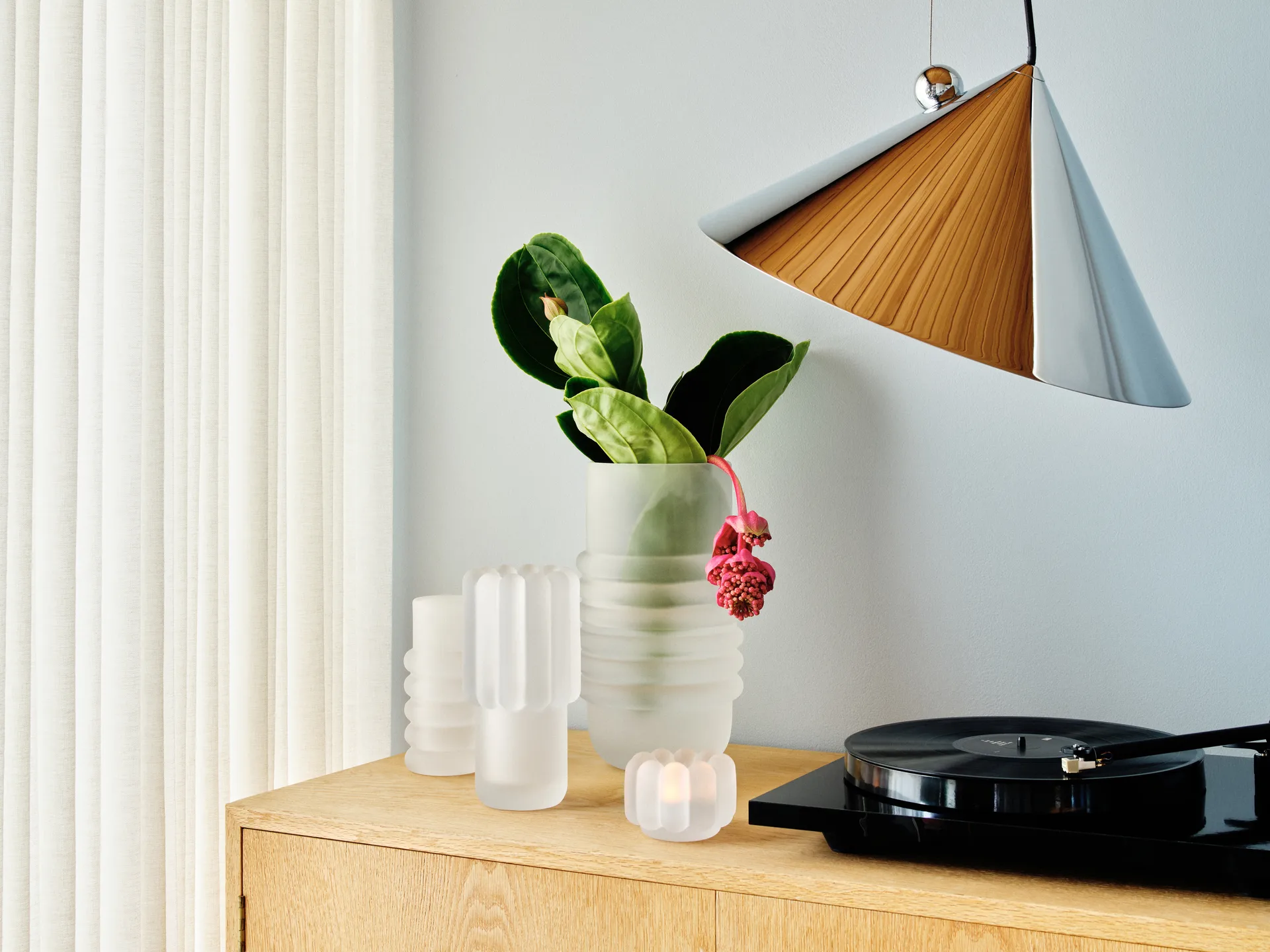 Press Large vase, Frosted Tom Dixon