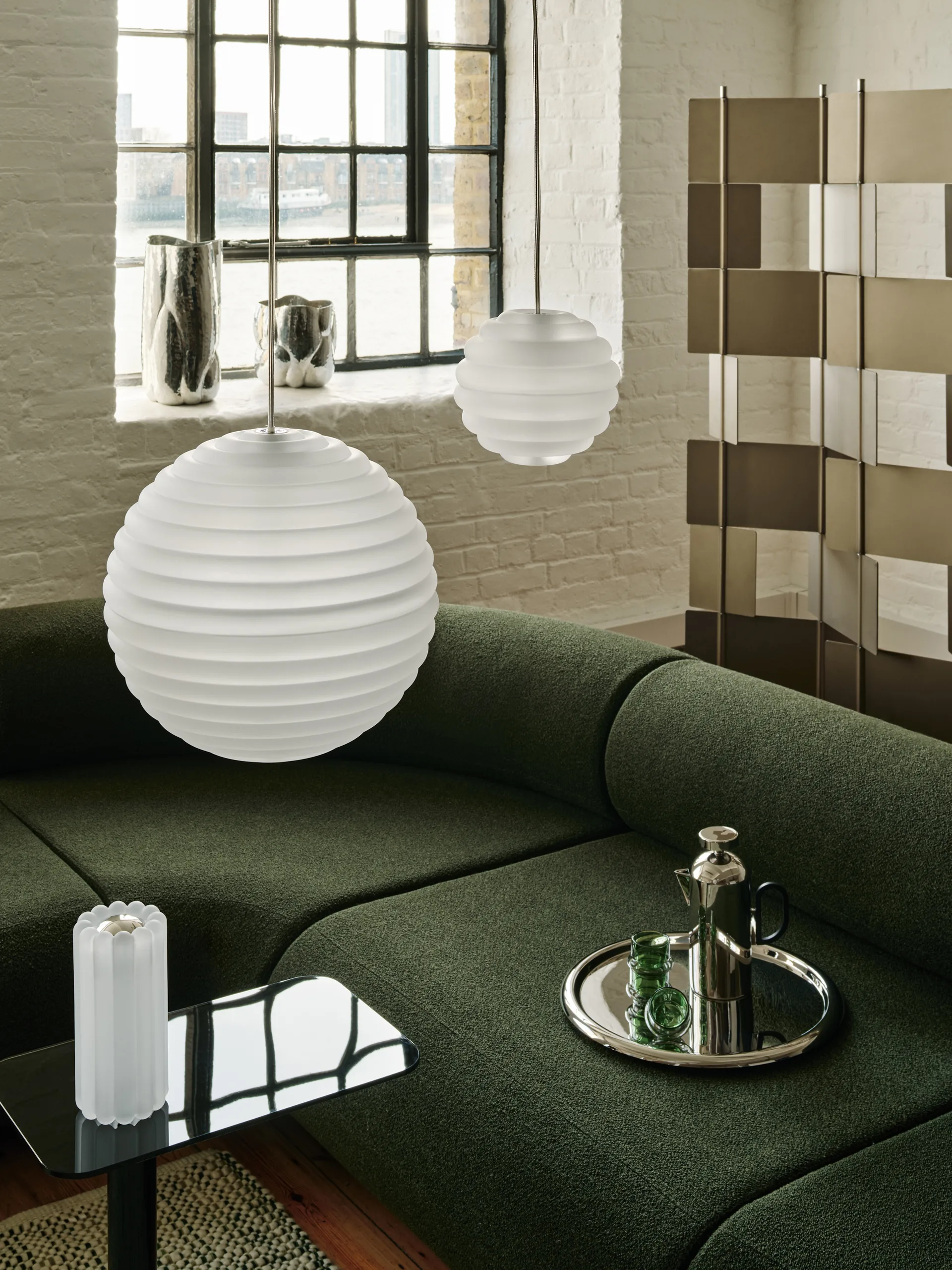 Press Sphere pendant LED Ø30 cm, Frosted Tom Dixon
