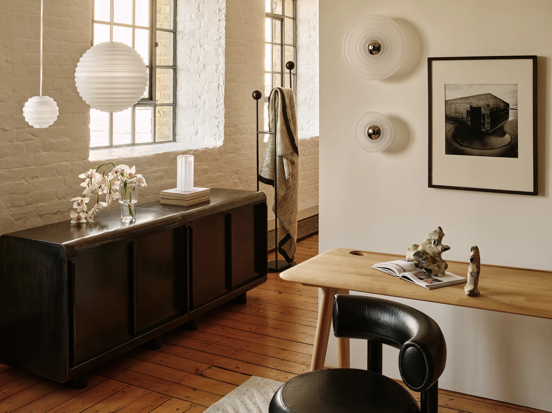 Press Sphere pendant LED Ø30 cm, Frosted Tom Dixon