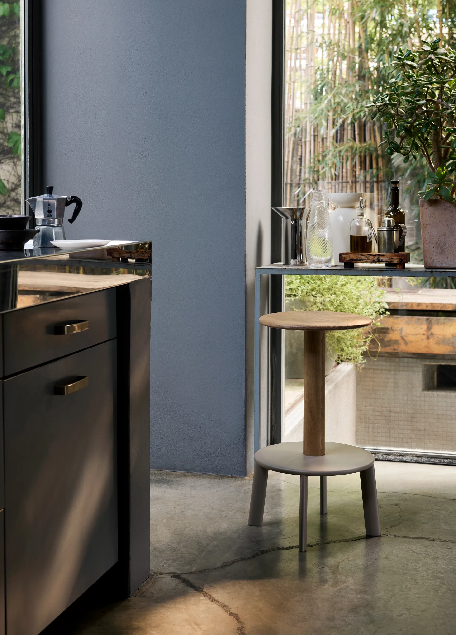 Massif AV39 bar stool, Dark stained oak-warm &Tradition