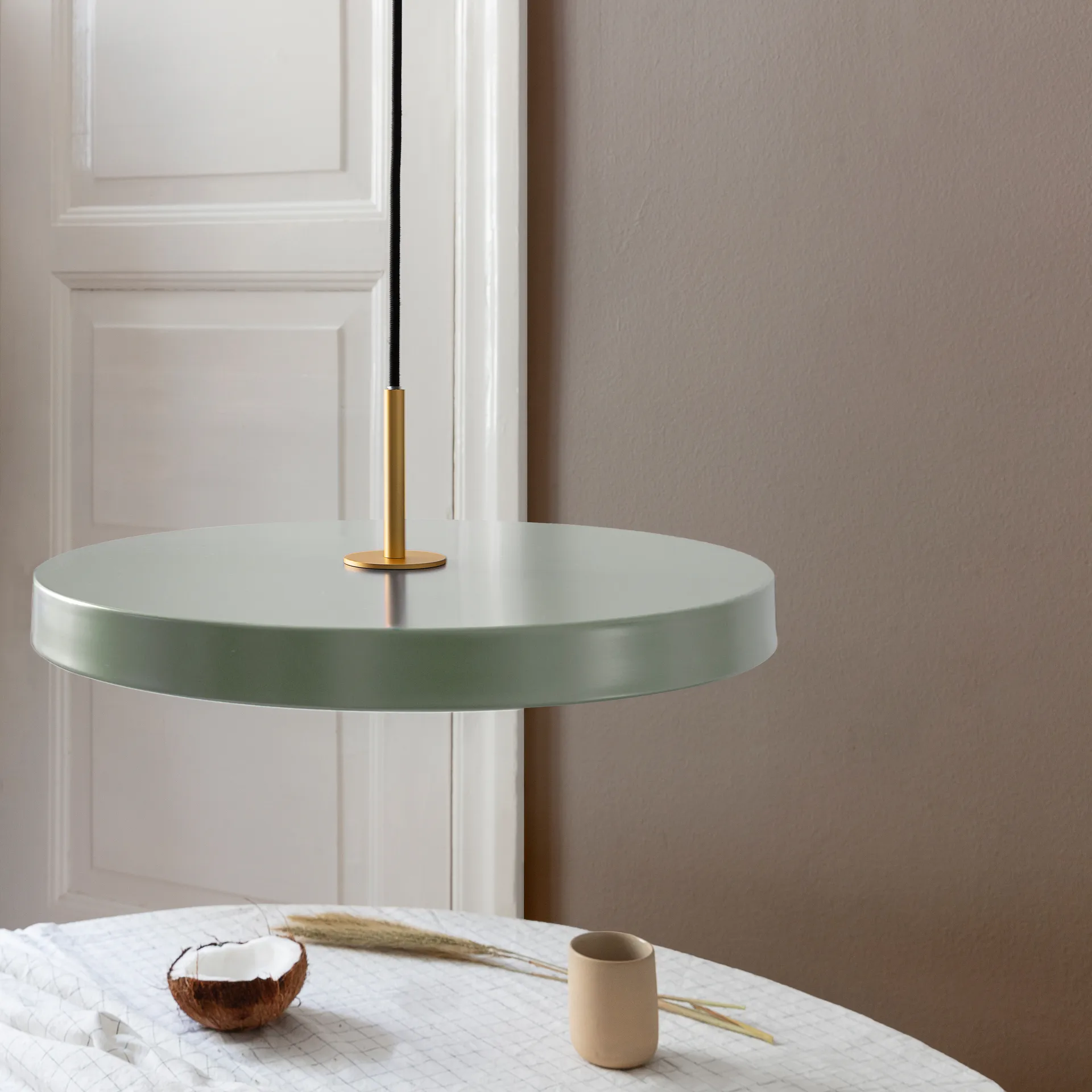 Asteria ceiling lamp, Nuance olive Umage