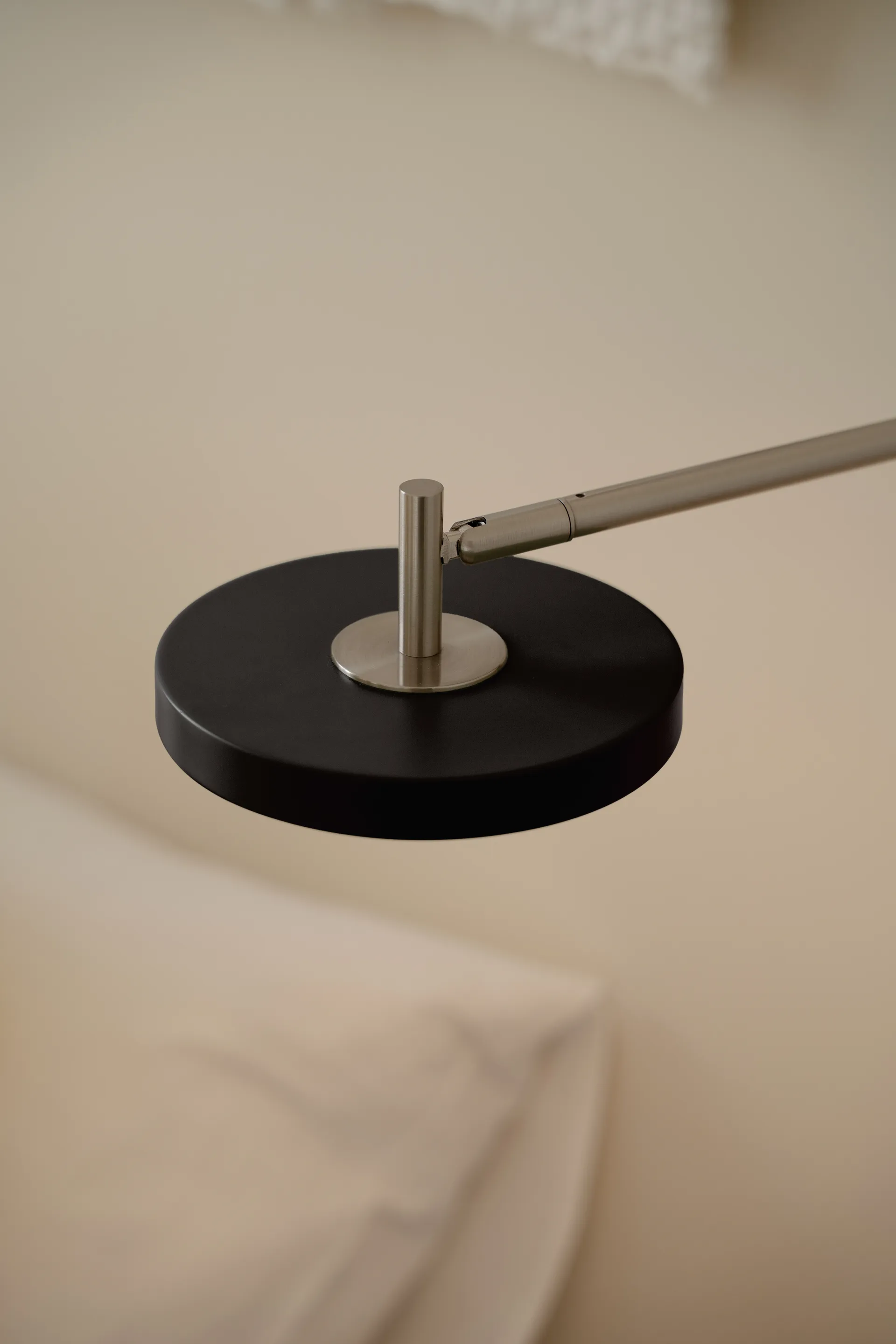 Asteria Wall wall lamp, Short, Black-chrome Umage