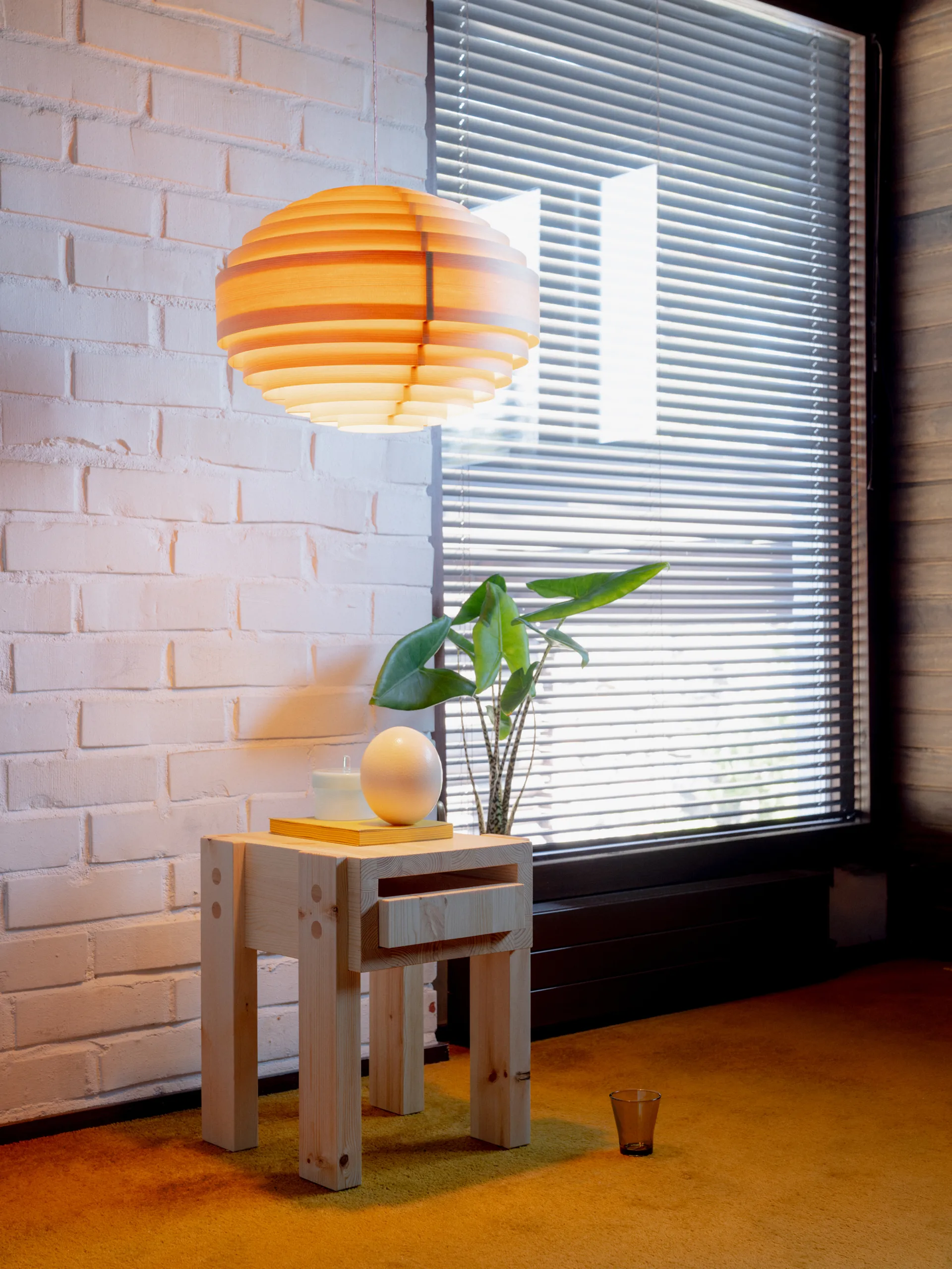 1002 Hans Pendant pendant, Matte oil-waxed pine, XL Ø70 cm Vaarnii