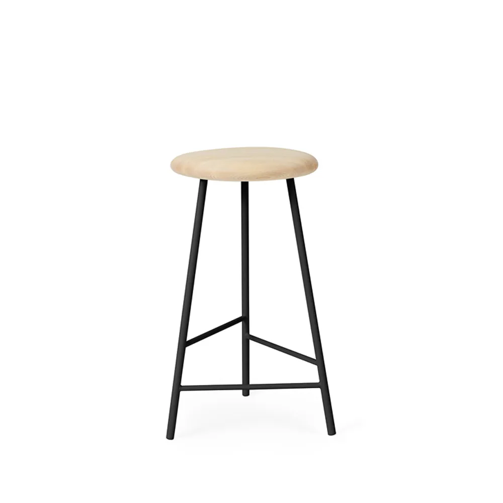 Pebble barstool, Ash oil, h.65, black legs Warm Nordic