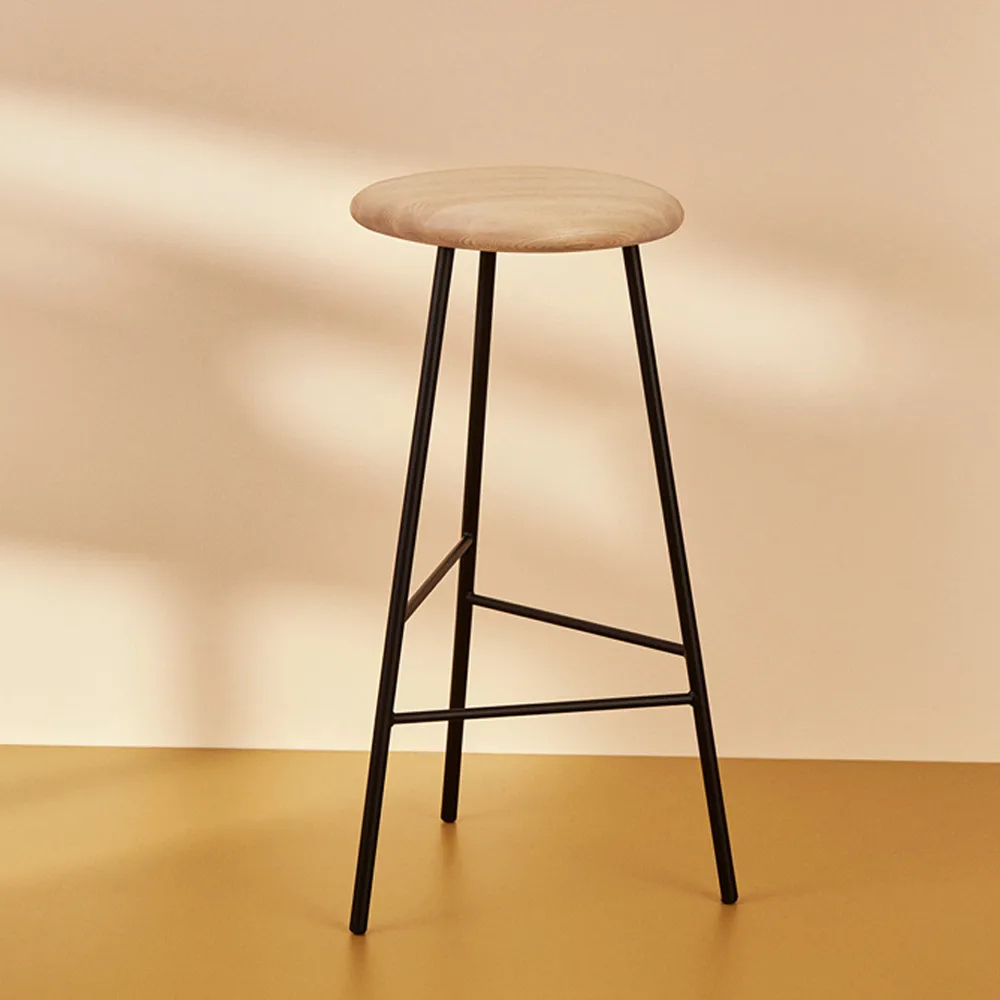 Pebble barstool, Ash oil, h.75, black legs Warm Nordic