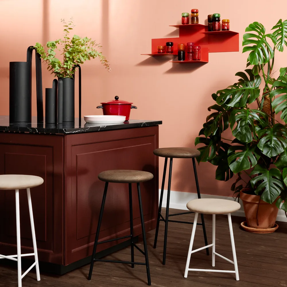 Repeat shelf, Black noir, right Warm Nordic